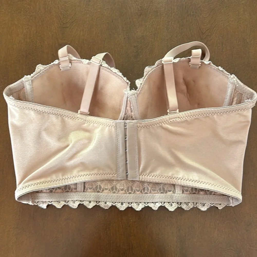 Reigning lace bustier top - Picture 3 of 5